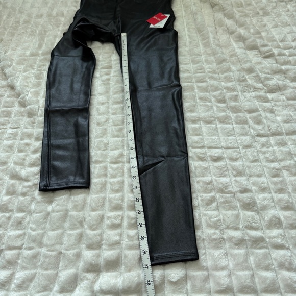 NEW Spanx Large Black Faux Leather Shiny Ankle Leggings Slimming Party Holiday - Picture 7 of 9